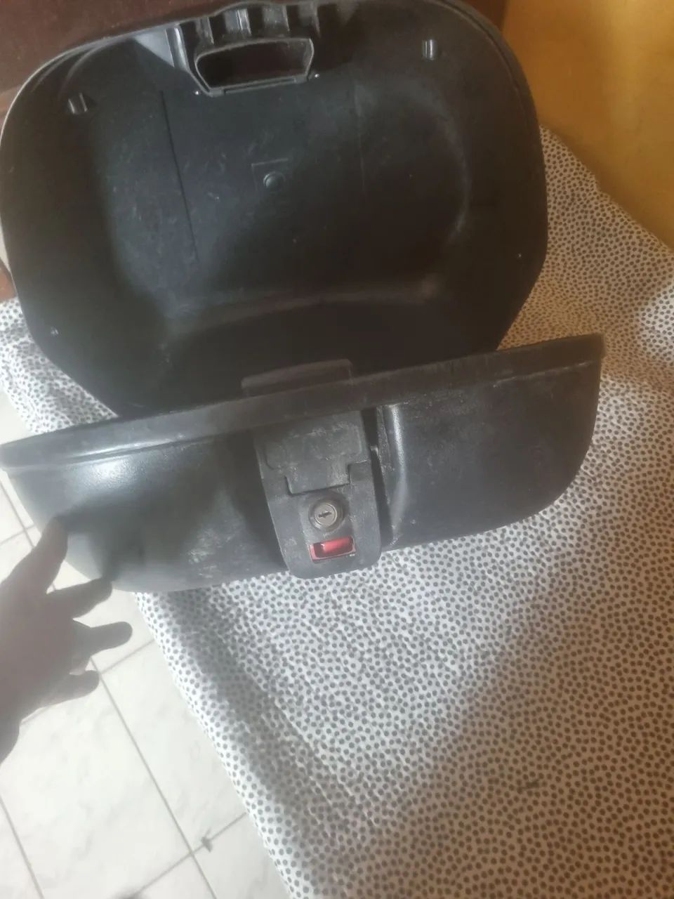 Baú com chave 