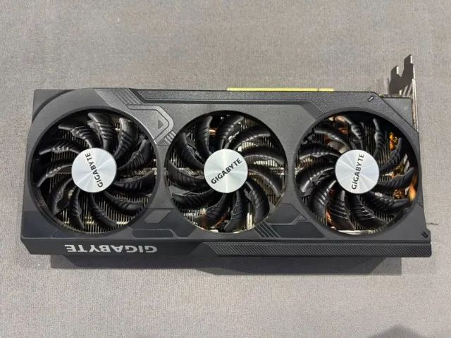 Gigabyte GeForce RTX 4070 SUPER 12GB - Foto 5