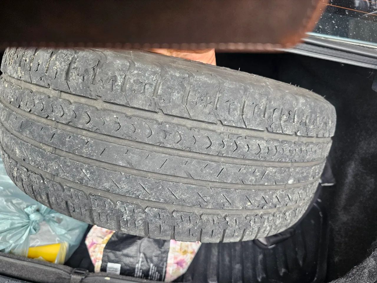 Pneu aro 17 215/50 - Foto 2