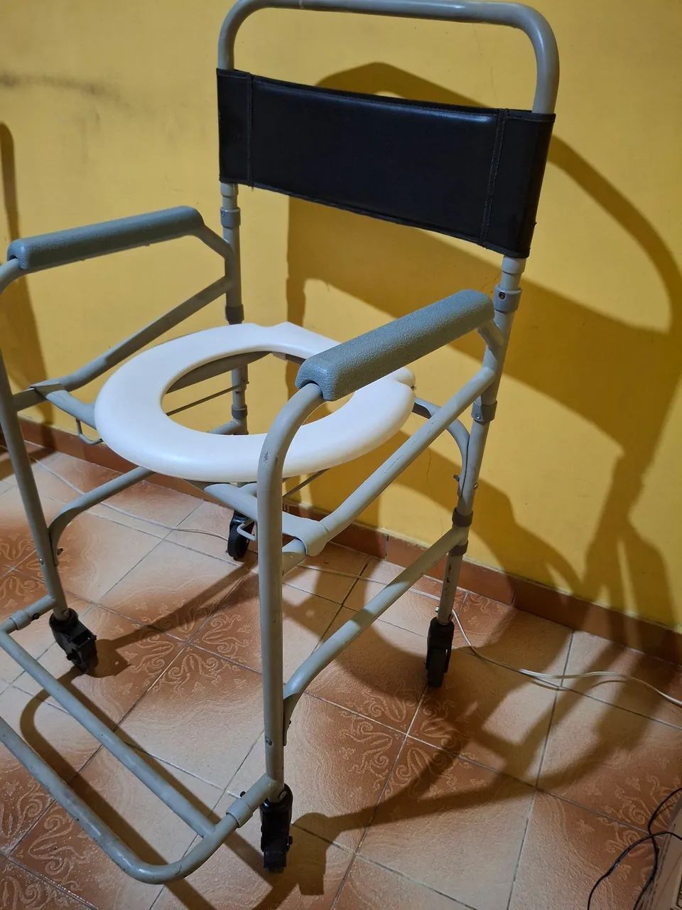 Cadeira 140KG andava com ridas - Foto 4