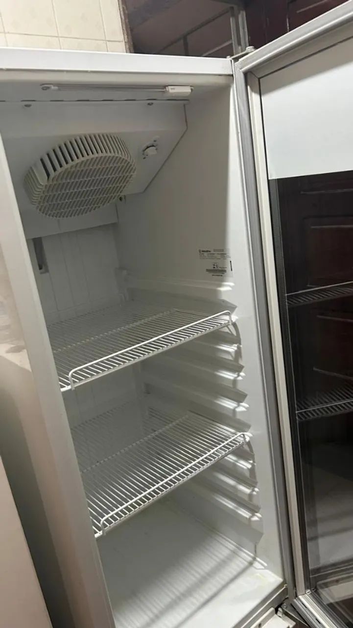 Refrigerador Expositor Vertical - Foto 2