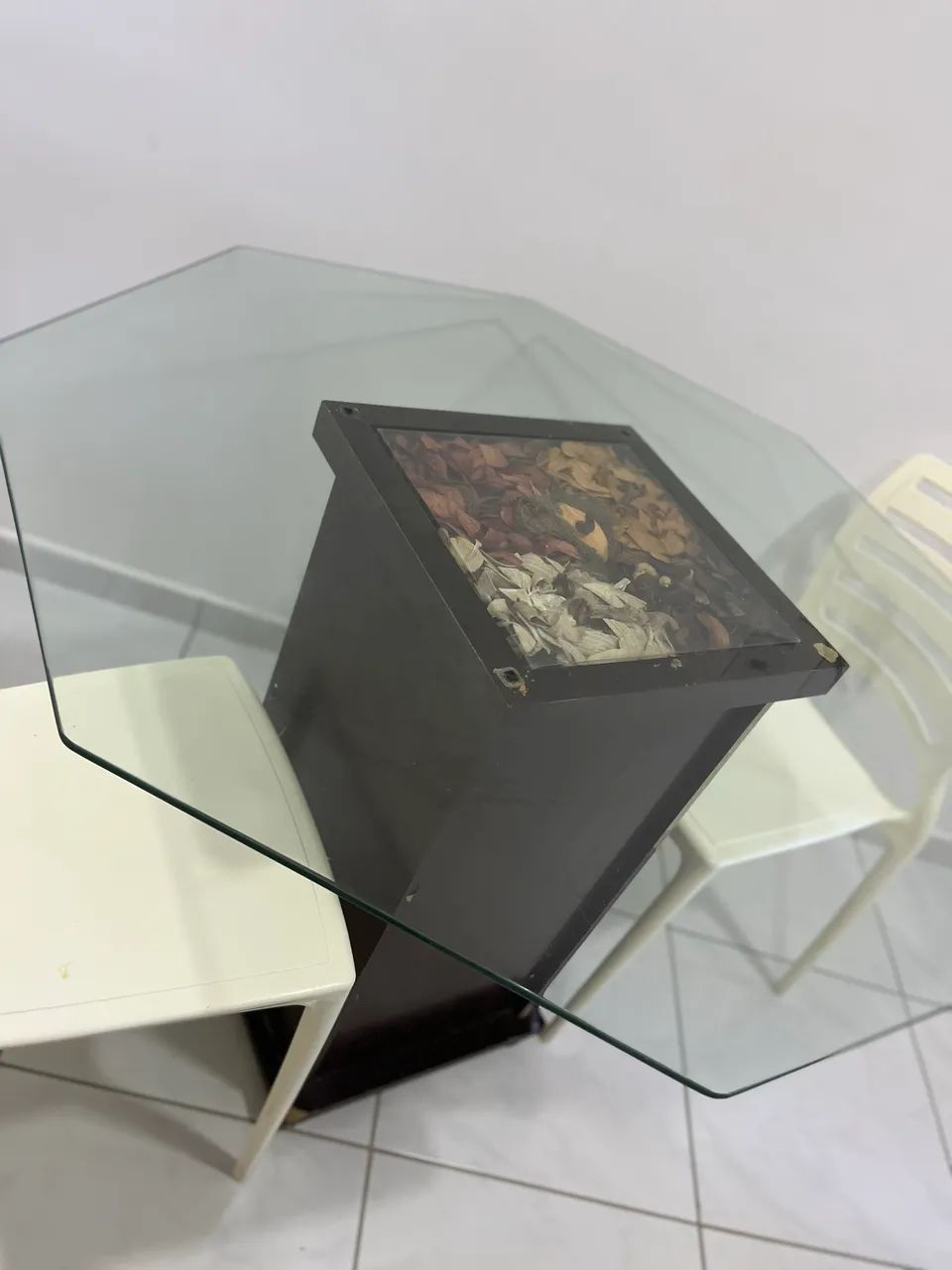 VENDO MESA mais 2 cadeiras 