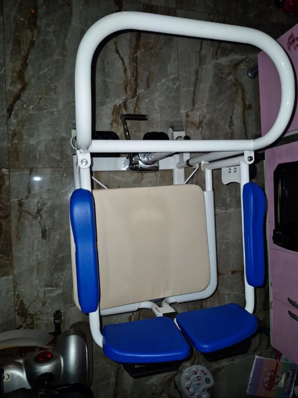 Cadeira de banho excelente nunca usada. - Foto 3