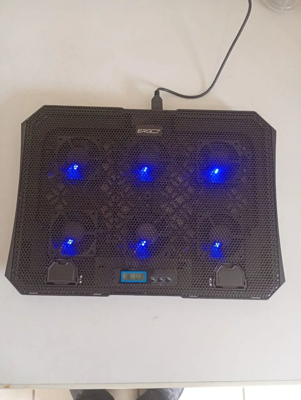 Base cooler para notebook Ergo, seis ventoinhas. 