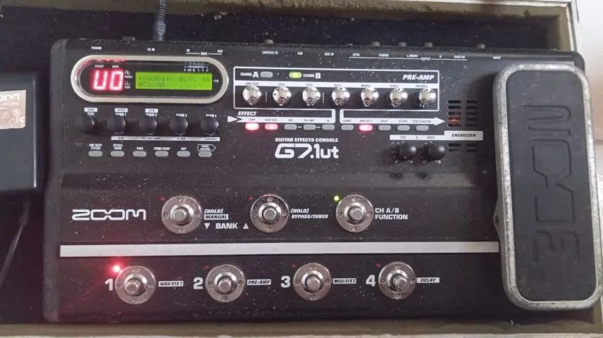 Pedaleira Zoom G7 + Case