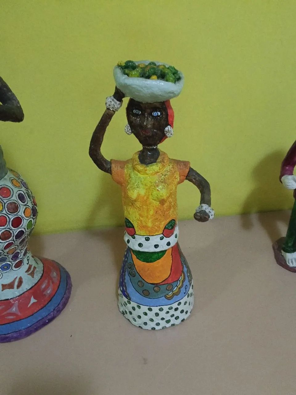Escultura de papel machê lindas - Foto 3