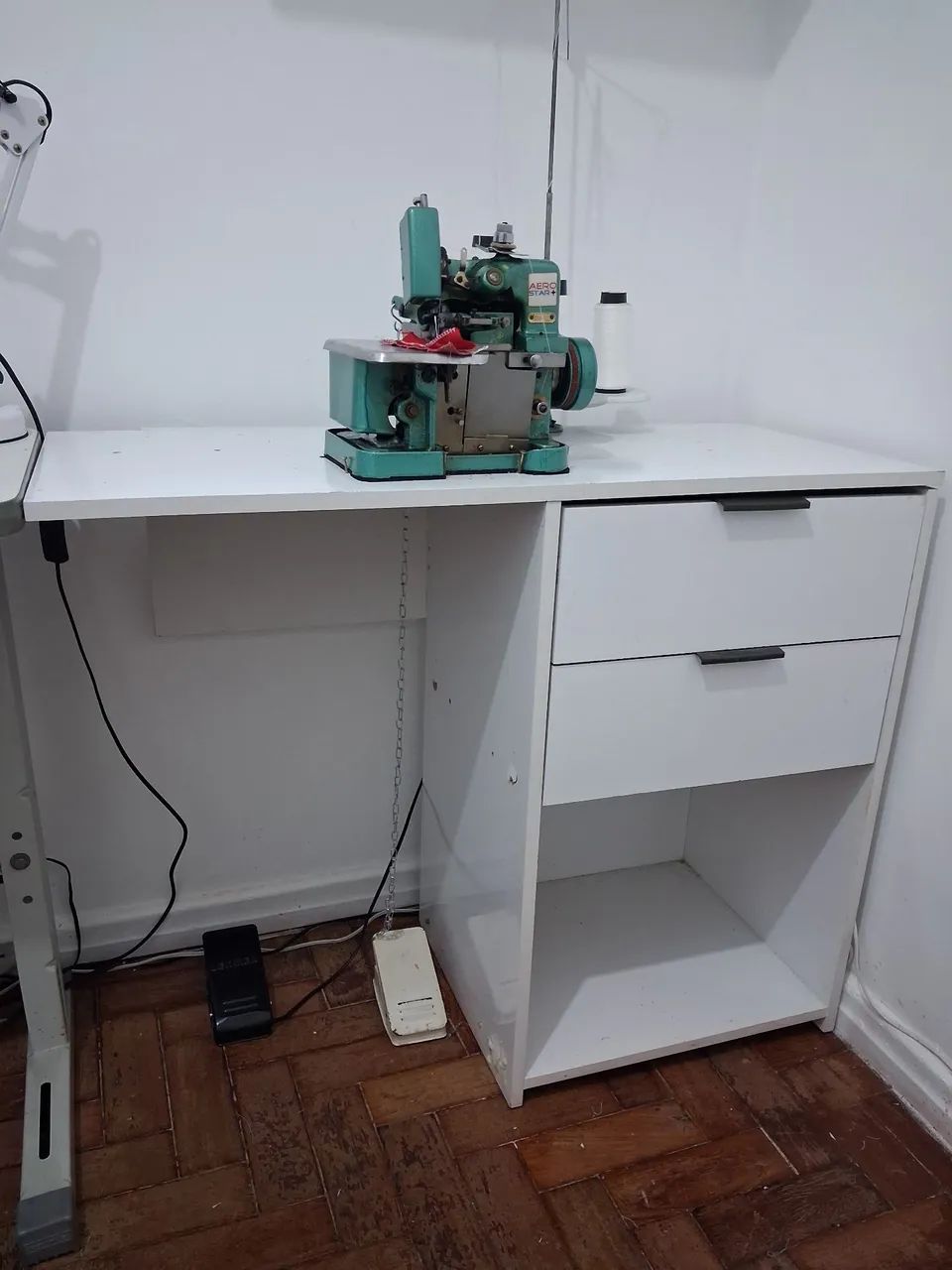 Máquina overlok  - Foto 2