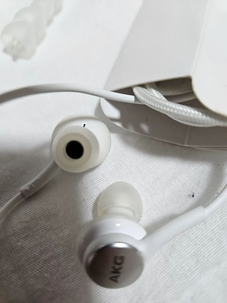 Fone AKG USB C original novo - Foto 3