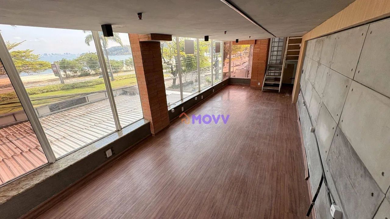Loja Comercial com 57m² e mezanino em São Francisco