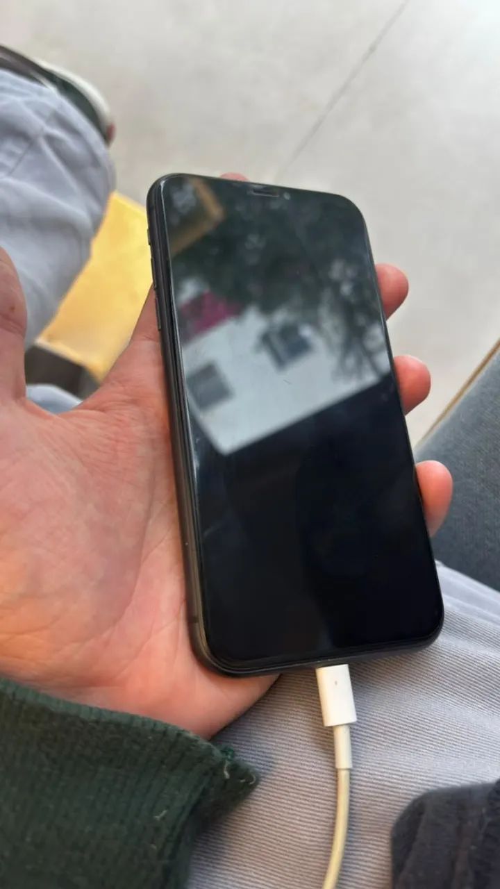 Iphone 11 - 64gb - Preto - Usado - Foto 3
