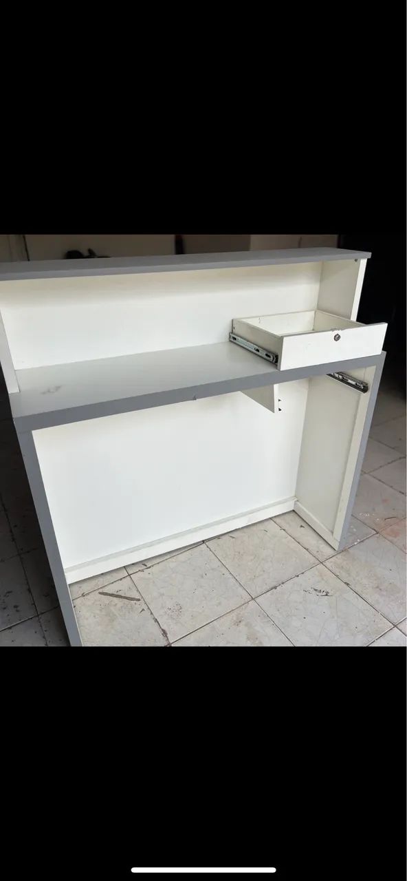 Balcão MDF para loja de roupa 