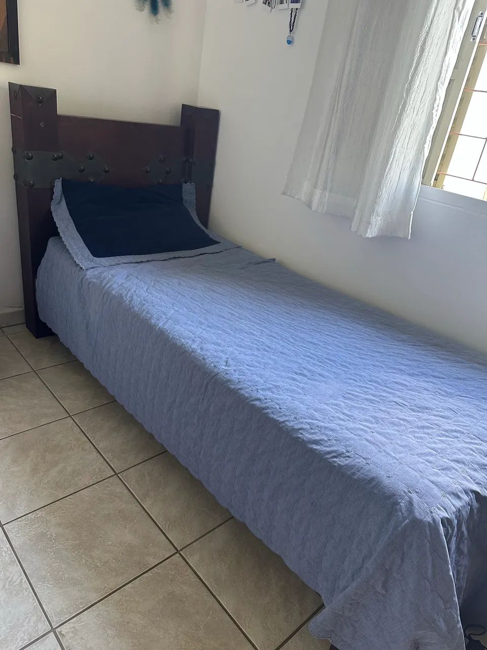 Cama de Solteiro em Mogno Maciço - Peça vintage única - Foto 3