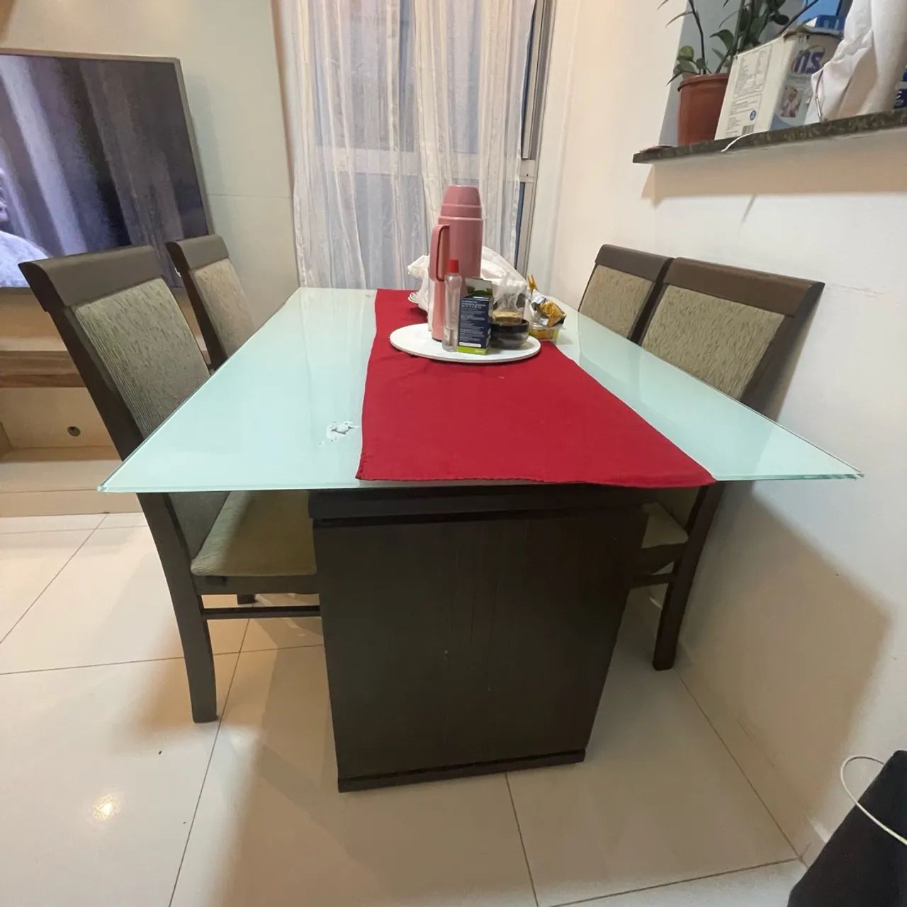 Mesa de Jantar com 04 cadeiras  - Foto 2