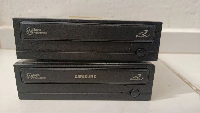 2 GRAVADORAS SATA