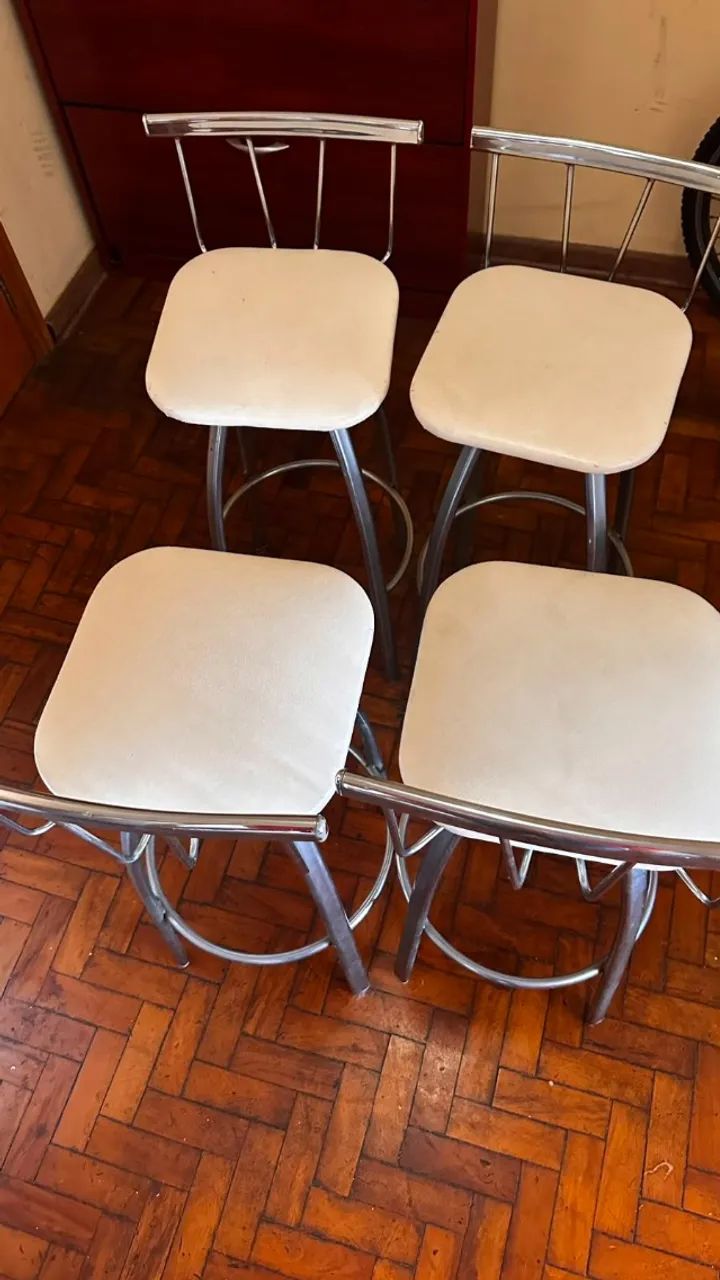 4 Banquetas resistentes - Foto 4