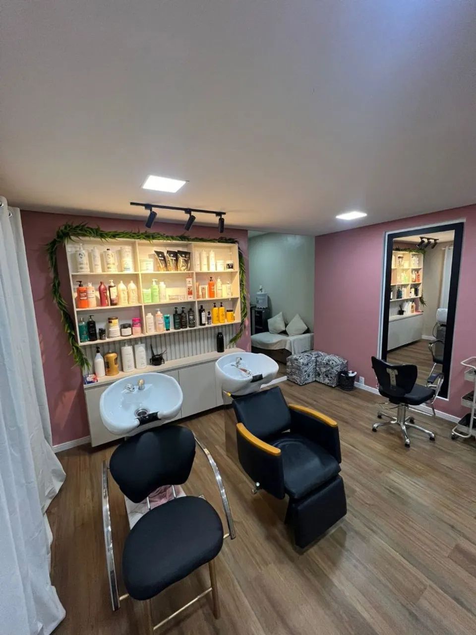 Alugo cadeira para atendimento em salão  - Foto 3
