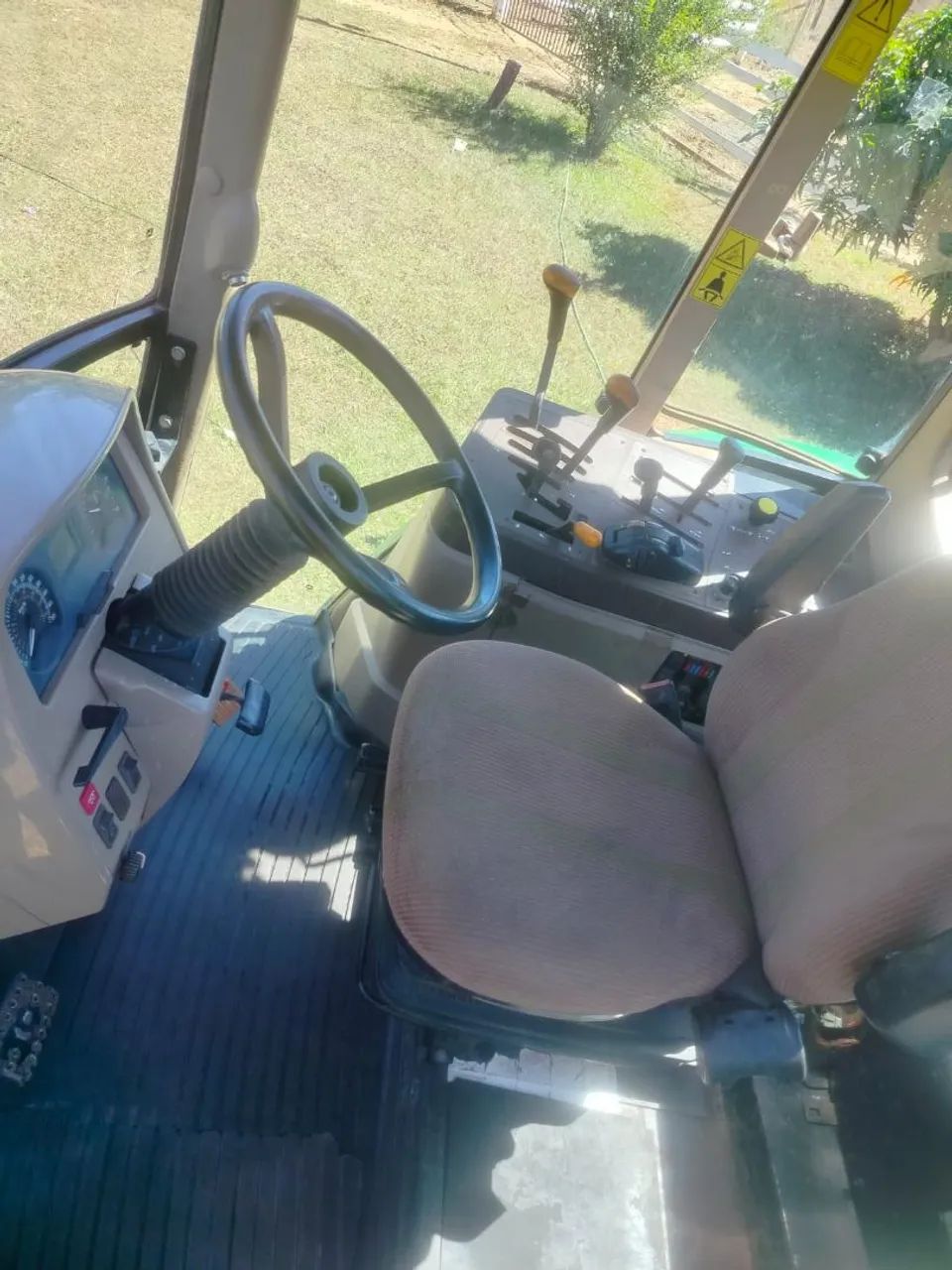 JOHN DEERE 6115J - Foto 3