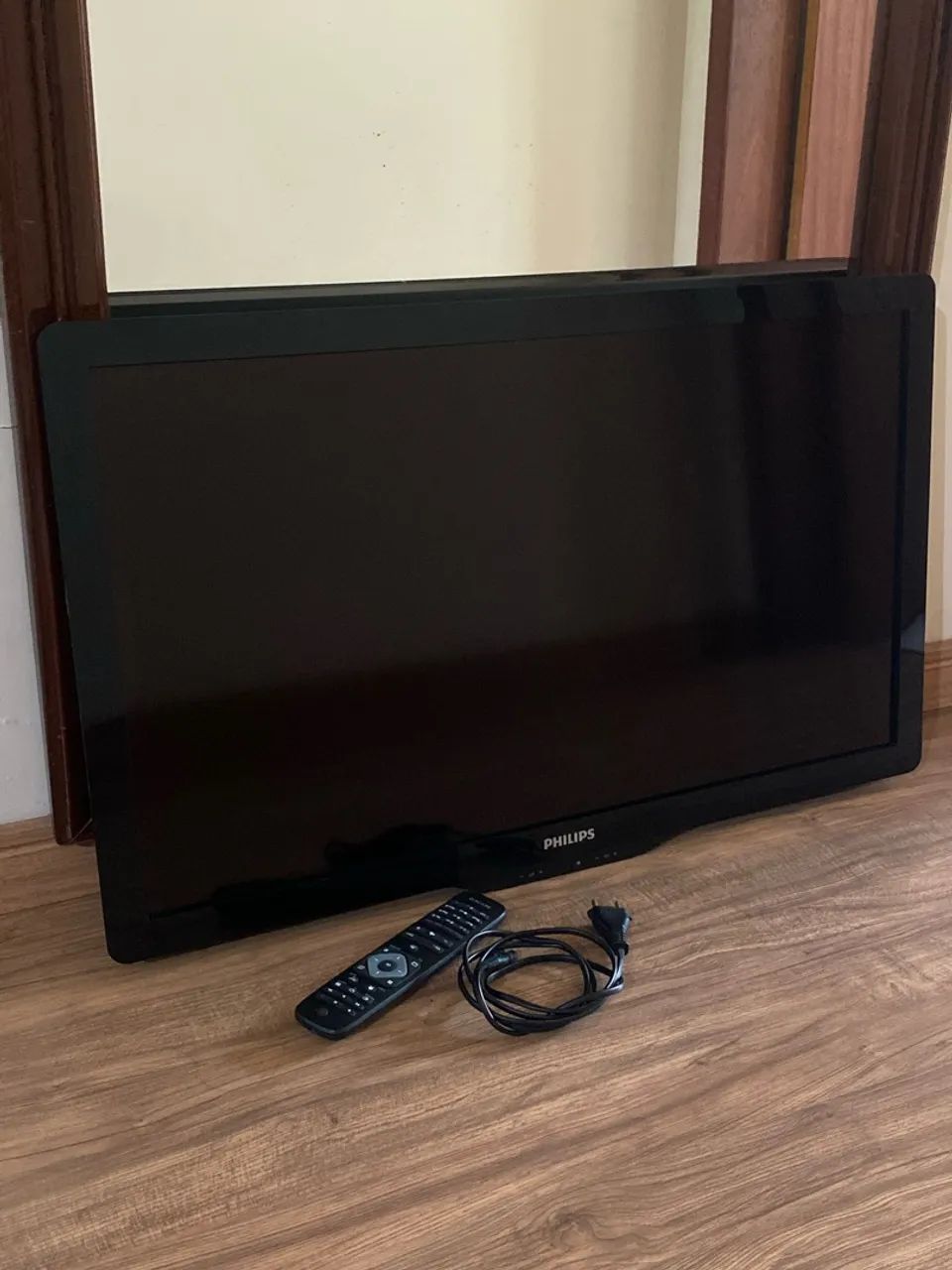 TV Philips 32? polegadas LCD/LED - Controle remoto original - Excelente estado. - Foto 2