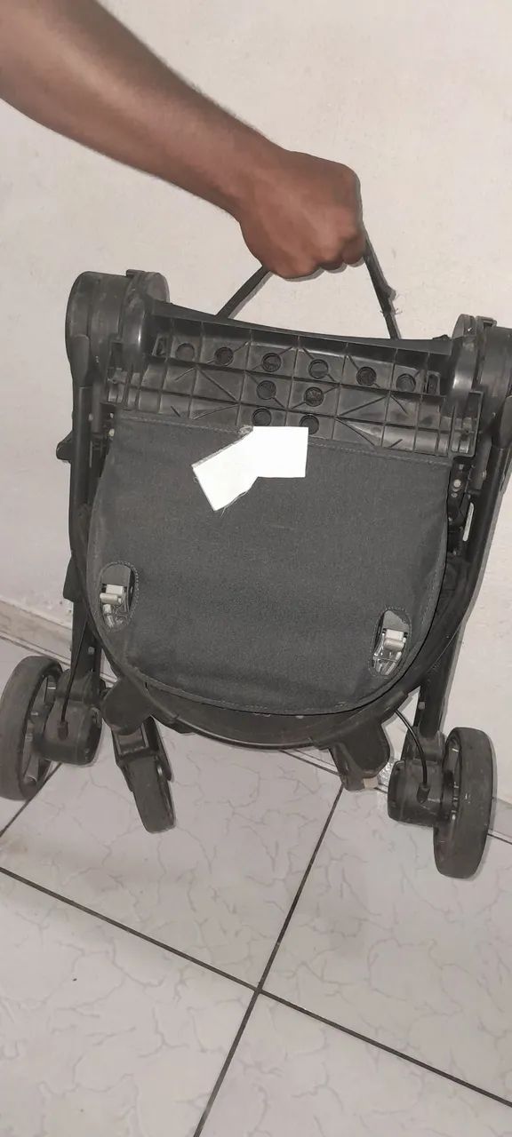 Carrinho de bebê portátil.  - Foto 5