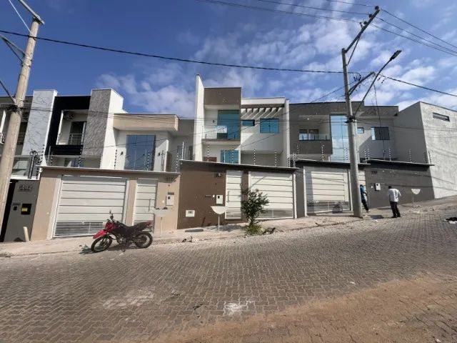 Casa Moderna com 3 Quartos, Suíte e Área Gourmet