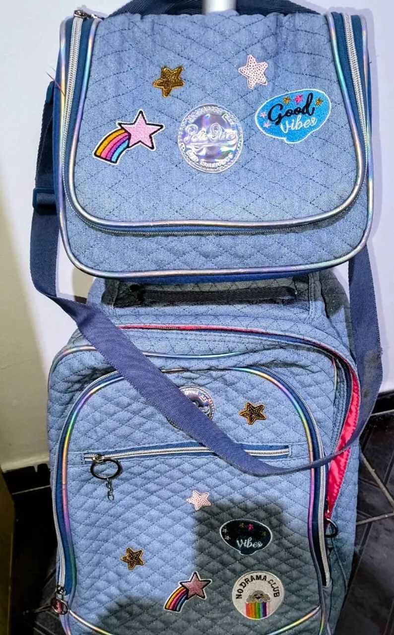 Mochila  Menina de Rodinhas Com Lancheira Térmica e Estojo 