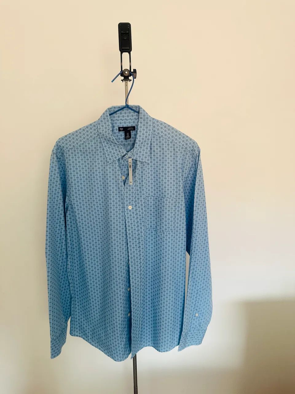 Camisa Gap M nunca usada azul e gráficos - Foto 2