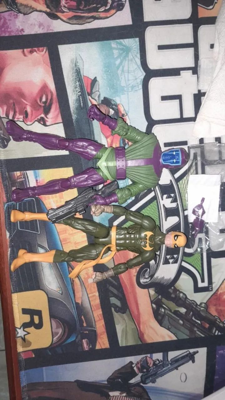 Kang e Punho de ferro Marvel legends
