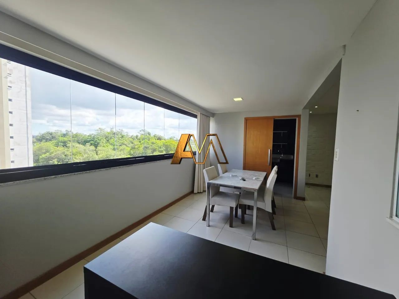 APTO 1/4 COM SALA AMPLA NO ALPHAVILLE I