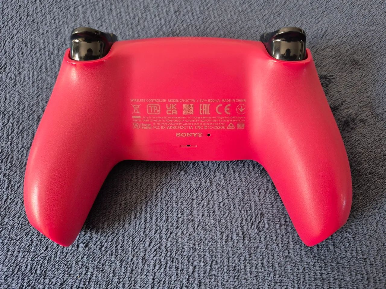 Controle de PS5 DualSense Cosmic Red com analógicos anti-drift (Hall Effect  / TMR). - Foto 5
