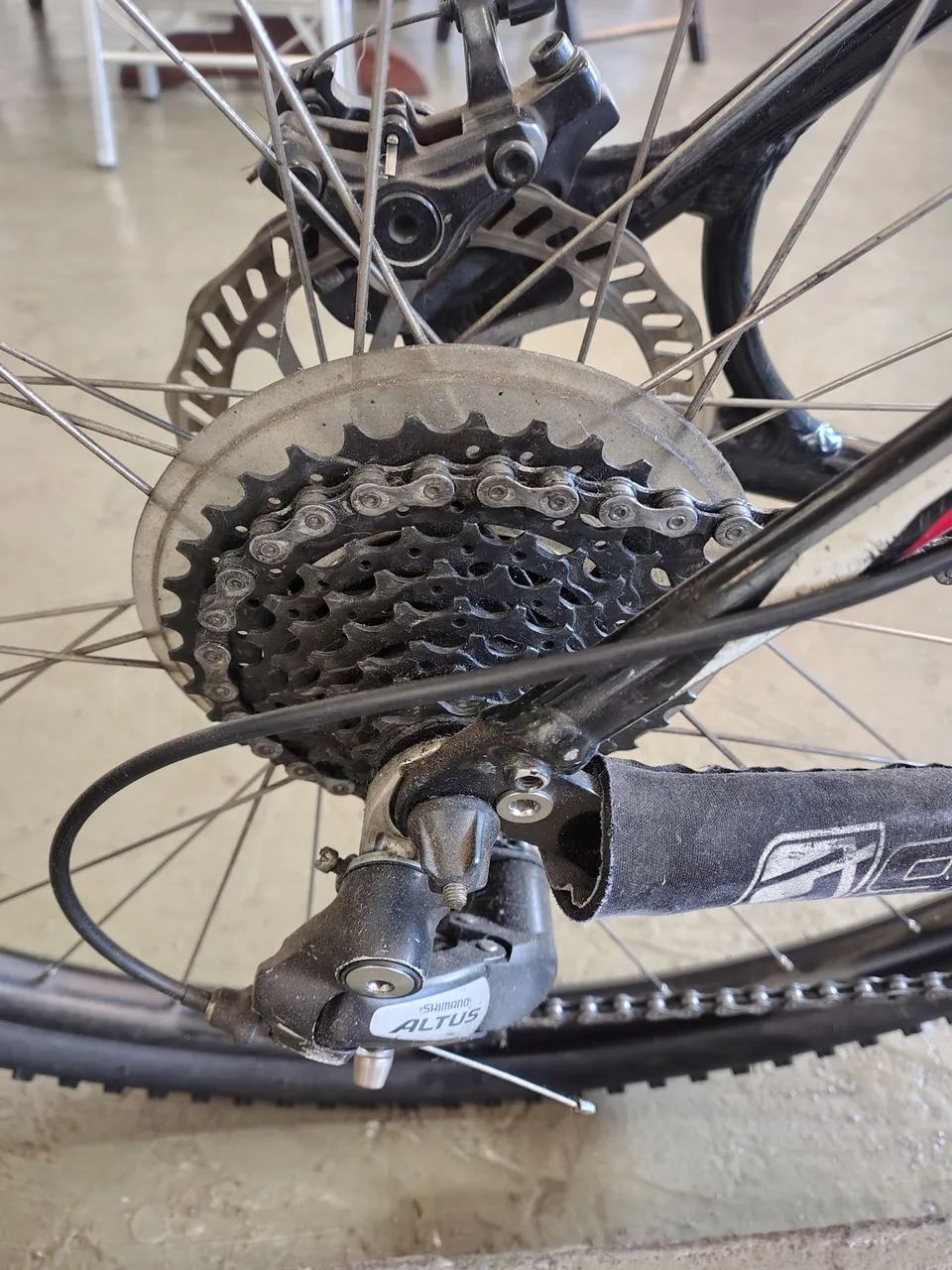 Bicicleta spcialized 29 - Foto 4