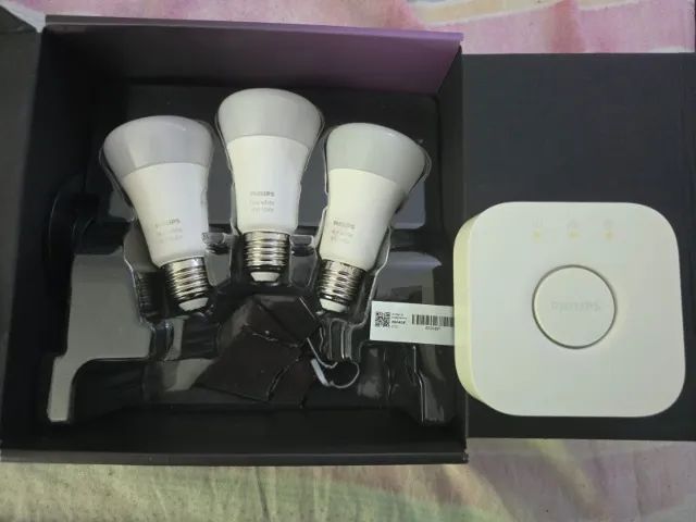 Philips Hue - Starter Kit A60 - White and Color Ambiance - Casa