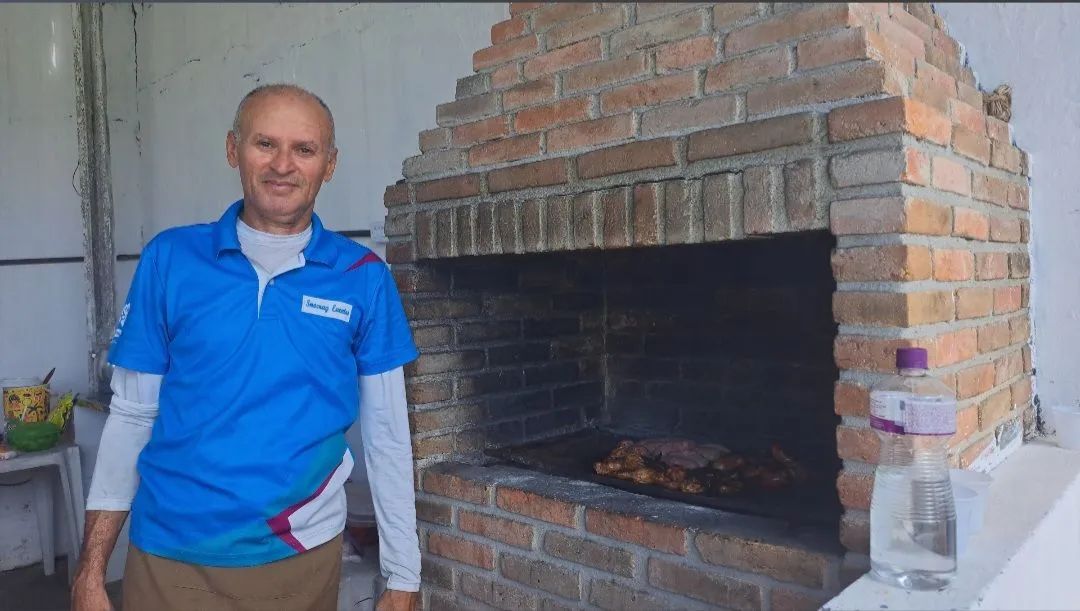 Garçons e  churrasqueiro profissionais.  - Foto 3