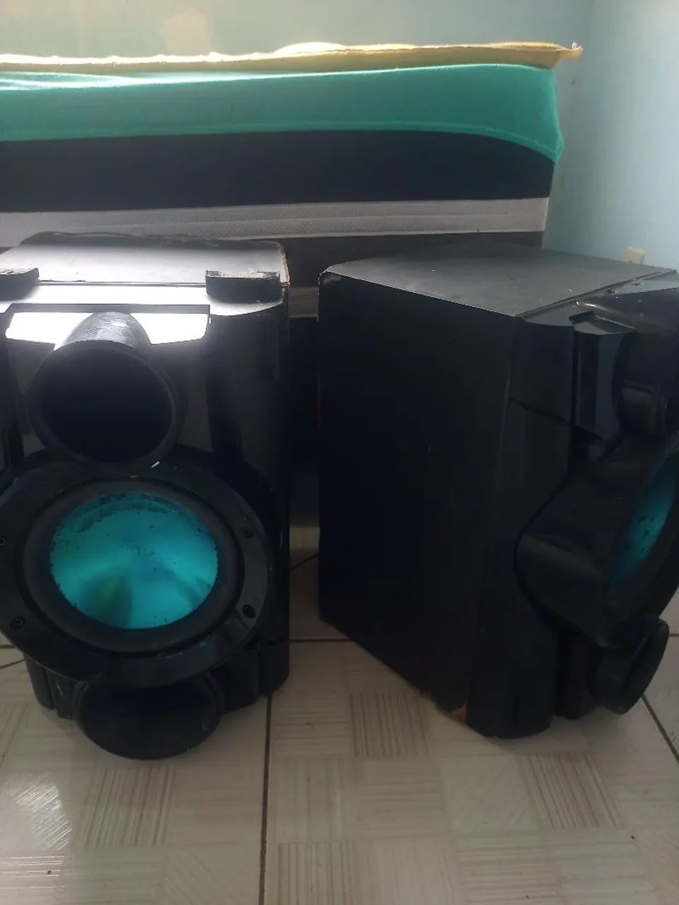 Duas Caixas De Som  - Foto 2