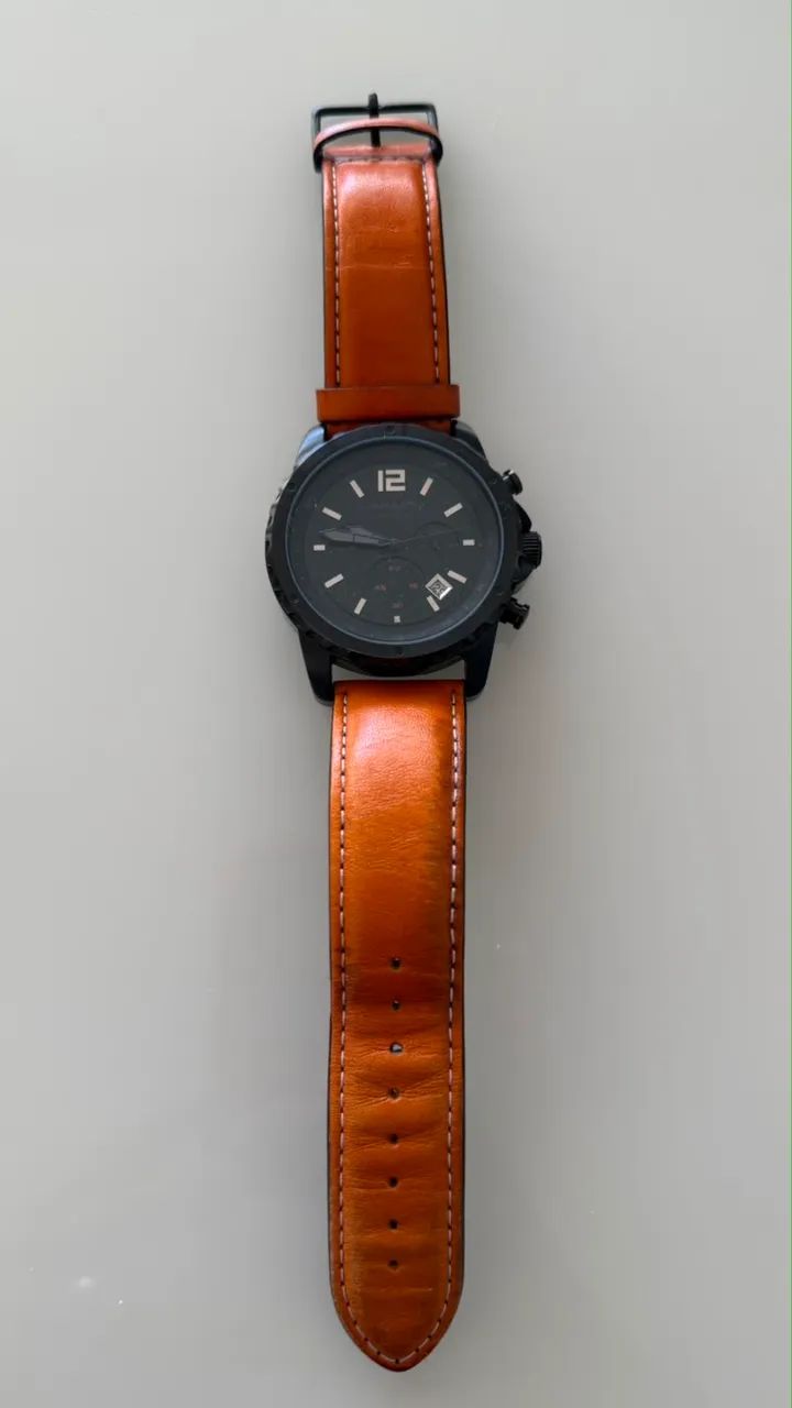 Relógio Masculino Akium - Caixa Preta e Pulseira de Couro Laranja