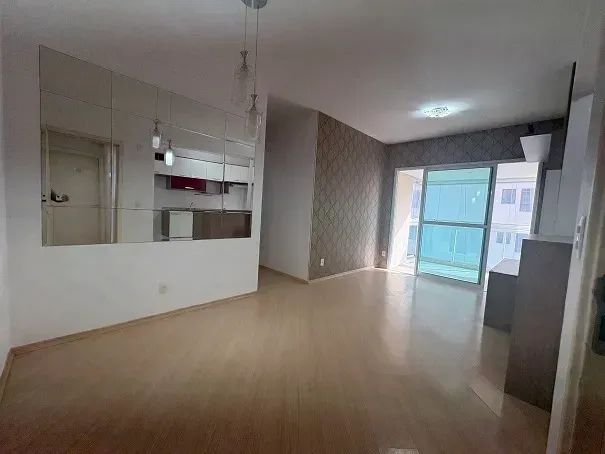 Apartamento 02 dormitórios em Alphaville - andar alto