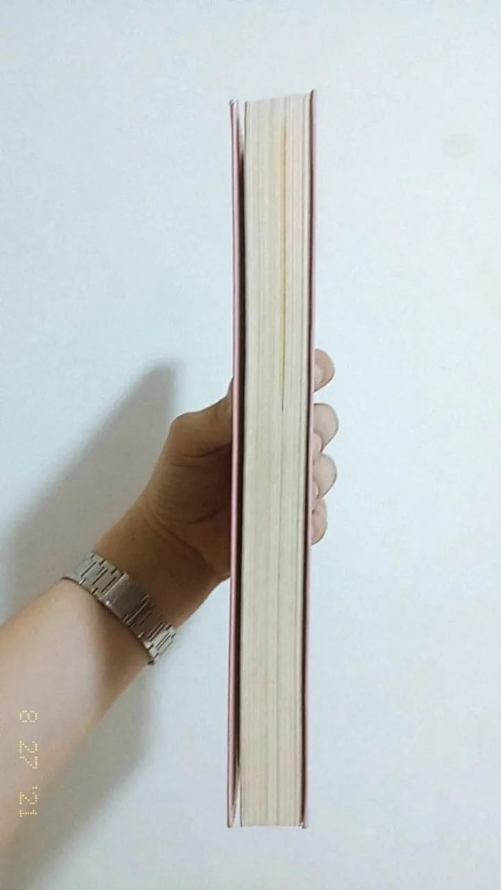 LIVRO Usado Beijos e Croissants - Editora: ALT - Foto 5