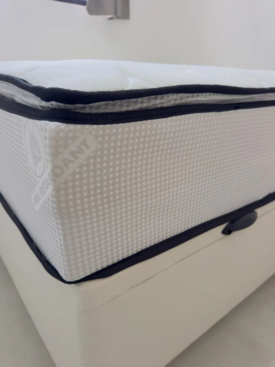 CAMA BOX CASAL COM BAÚ NOVINHA