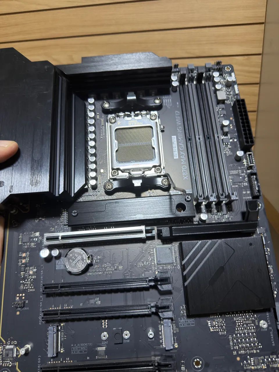 PLACA MÃE X870 MAX GAMING ASUS WI-FI  - Foto 2
