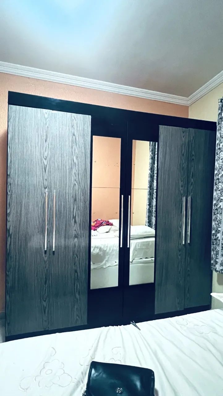 Guarda-roupa usado!