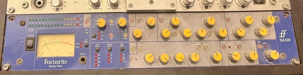 Pre amolificador ISA 220 Focusrite com placa para 96k
