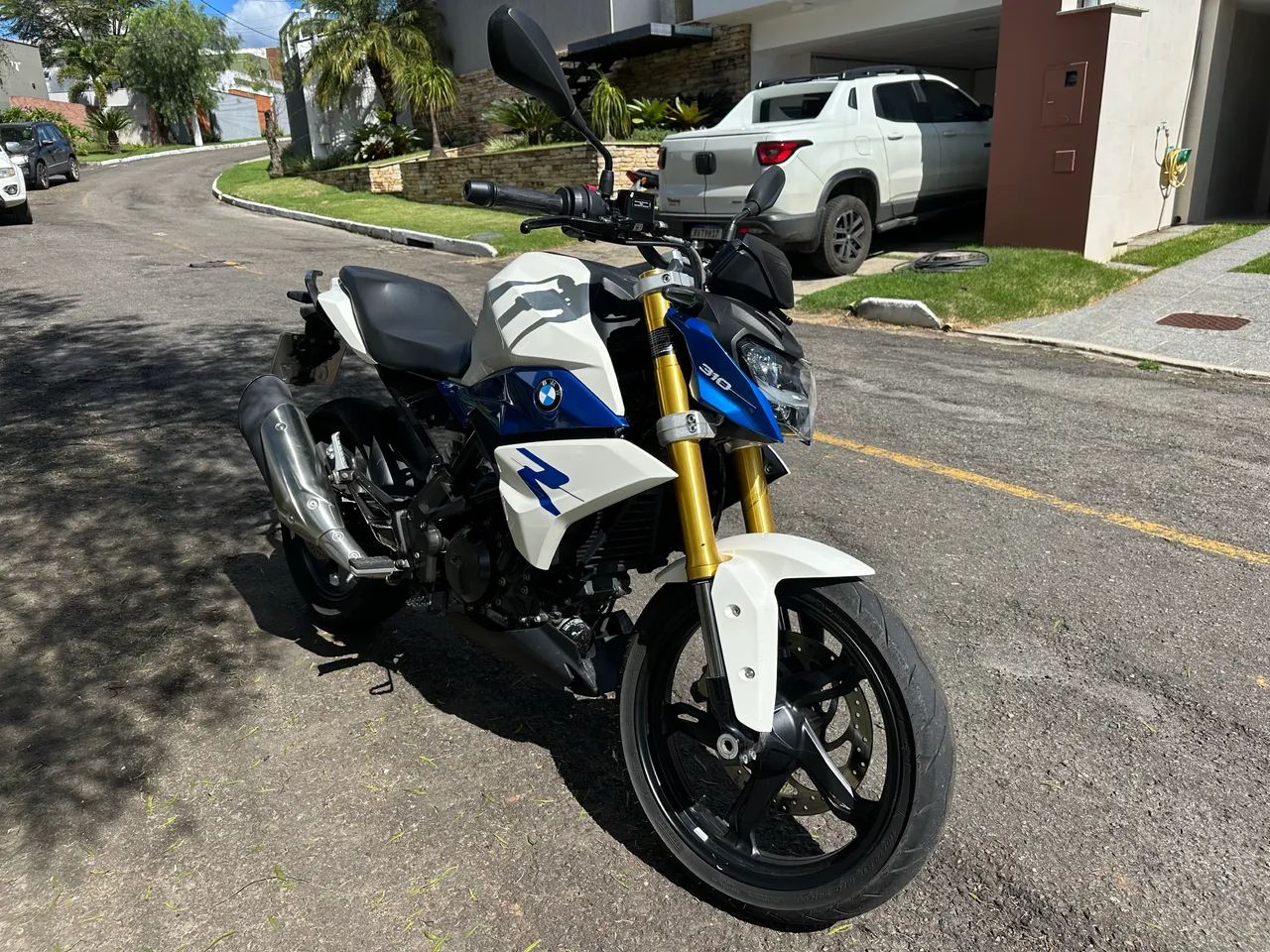 BMW G310 R 