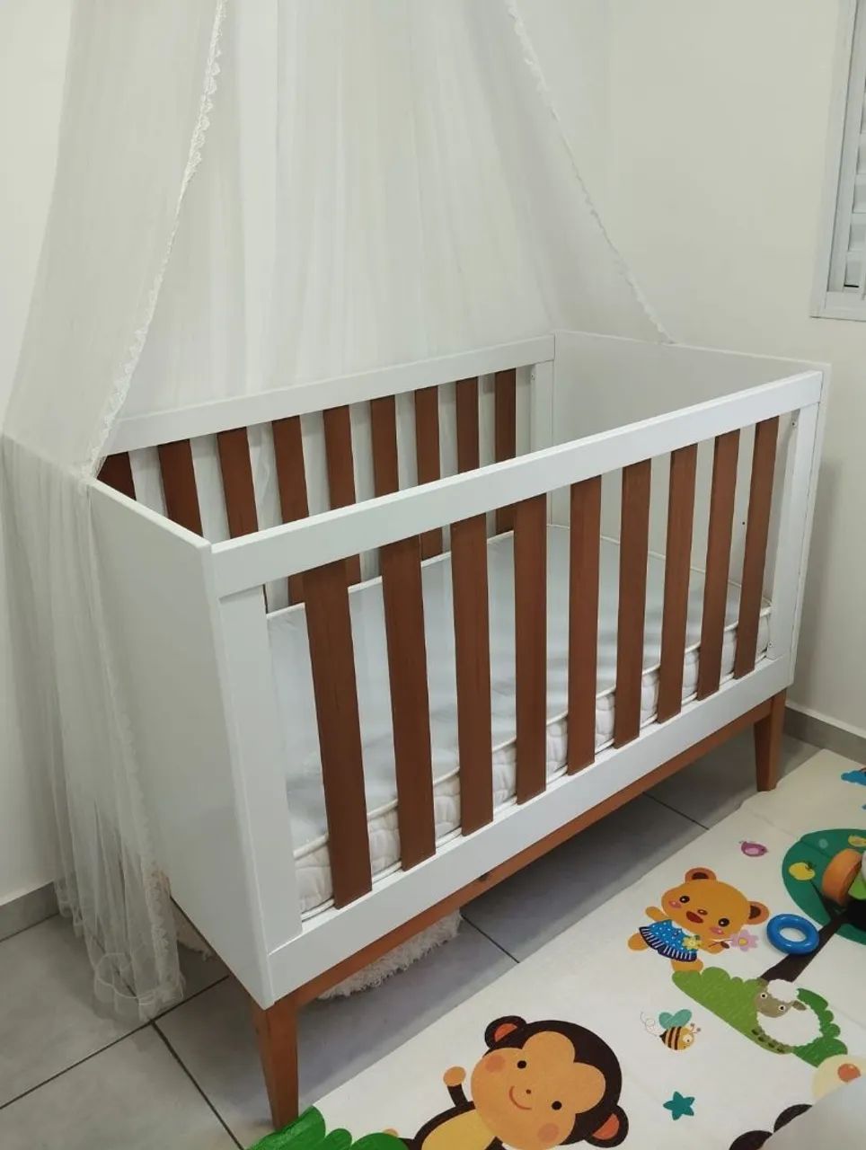 Berço americano que vira cama + colchão 