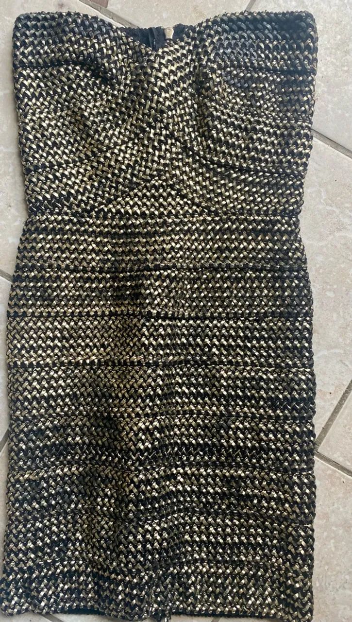 Vestido dourado com preto P tipo crochê  - Foto 3