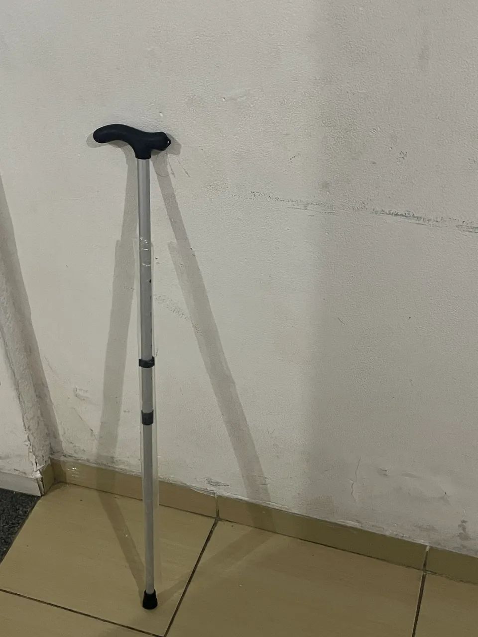     Bengala Ortopédica Regulável Nova e Pronta para Uso - Foto 3