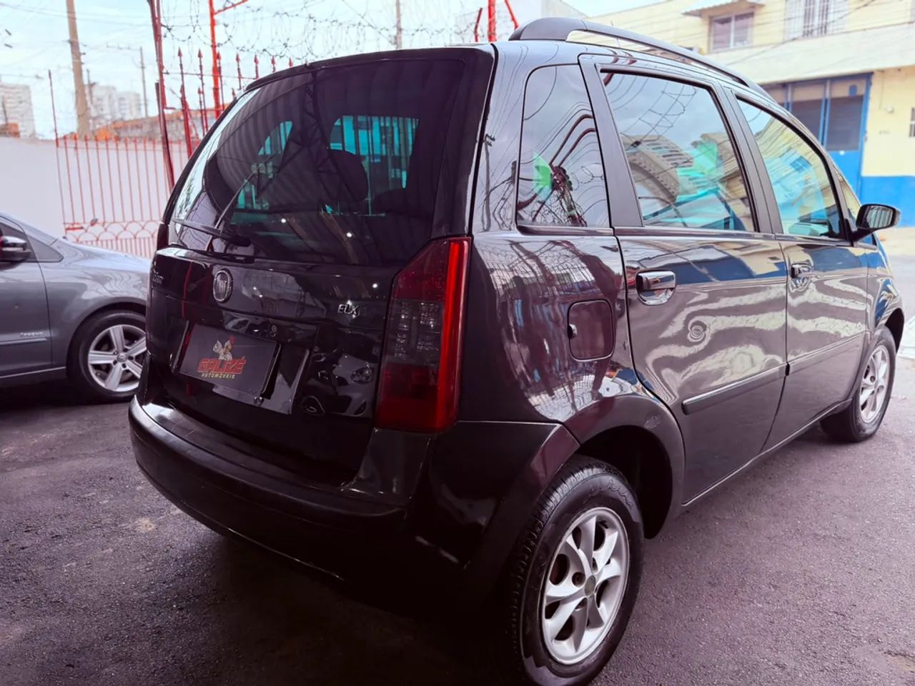 Fiat Idea Attractive 1.4 Fire Flex 8V 5P 2009 - Foto 2