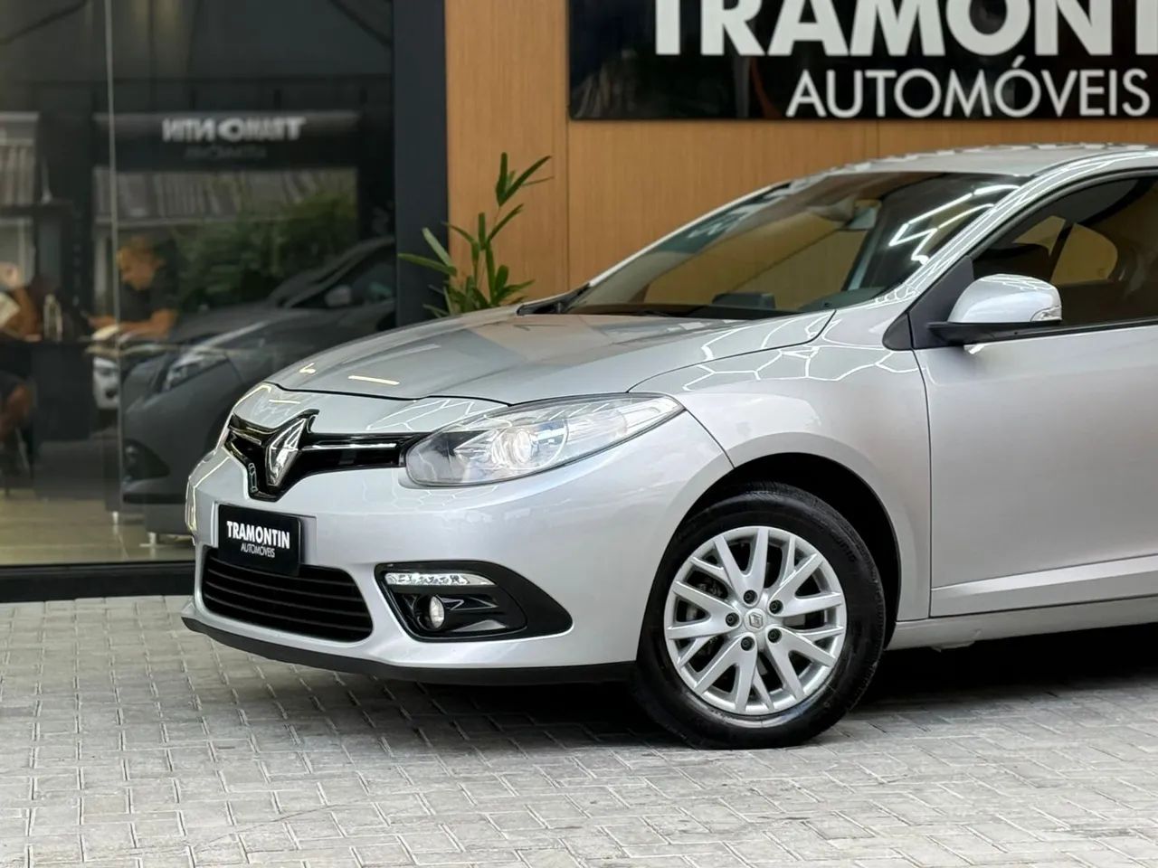 Renault Fluence Sed. Dyn. Plus 2.0 16V Flex Aut. 2016 - Foto 2