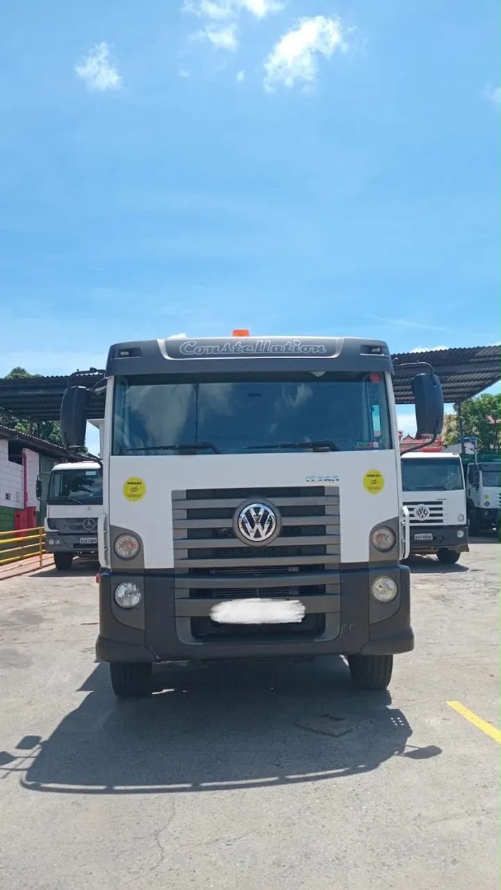 Caminhão Compactador 