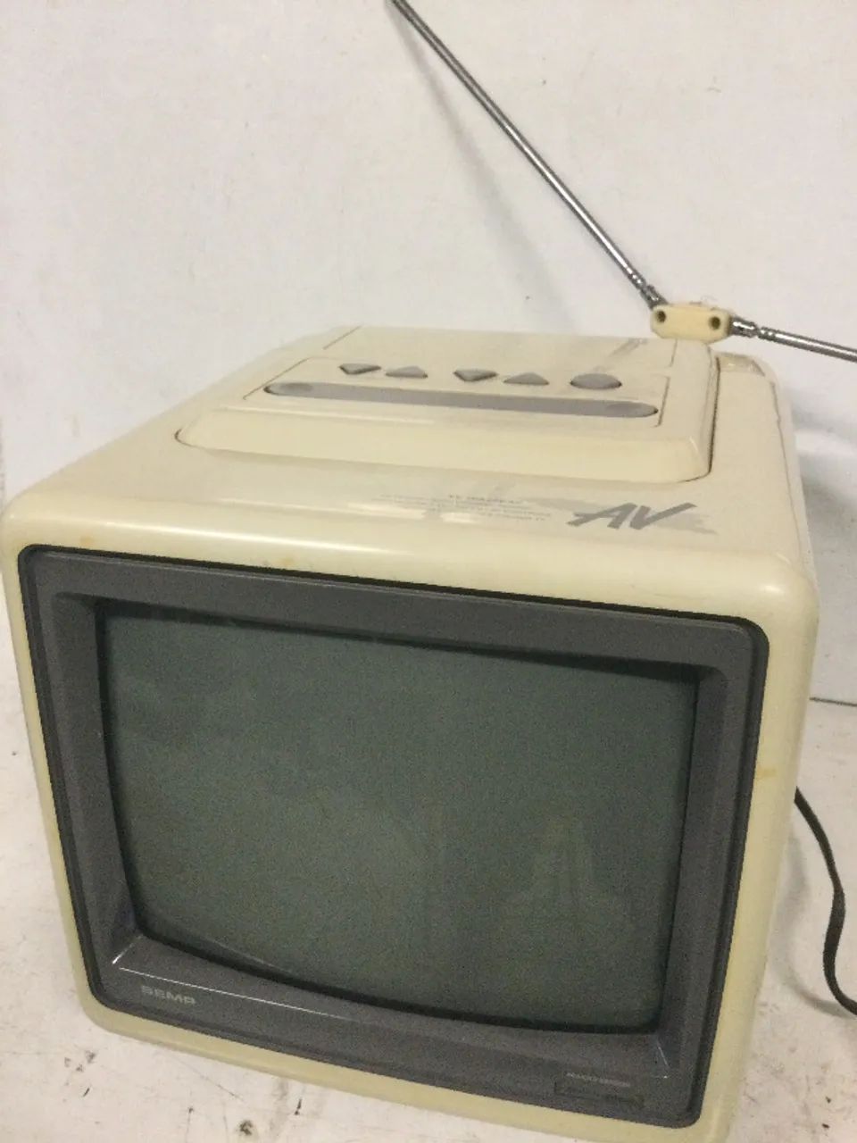 tv semp 10 polegadas com av para games antigos - Foto 5