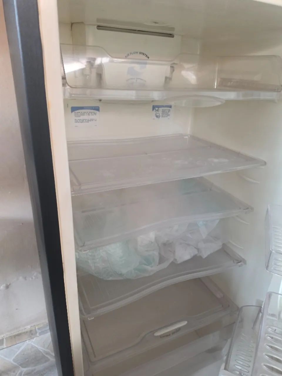 Geladeira Eletrolux Envelopada Preta - Foto 5