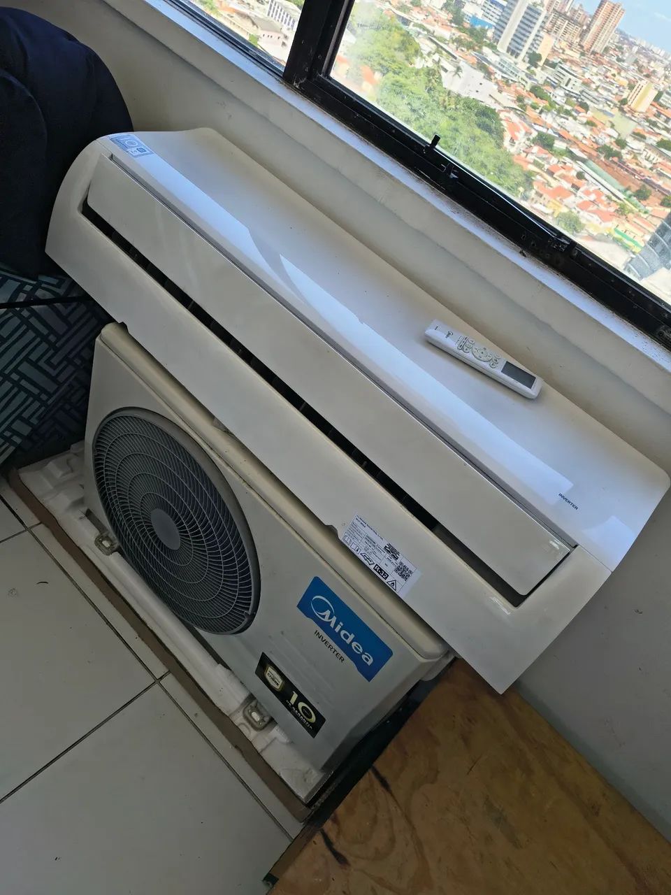 Ar condicionado 24.000 BTUs Midea inverter 